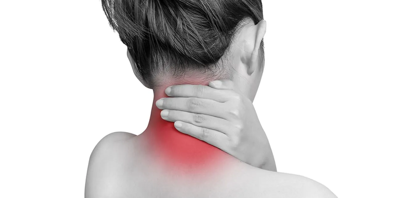 Чому болить шия і як допомагає масаж шийно-комірцевої зони
